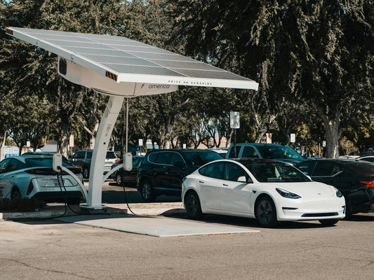 Voiture électrique et ondes électromagnétiques : ce que votre famille subit vraiment pendant chaque trajet
