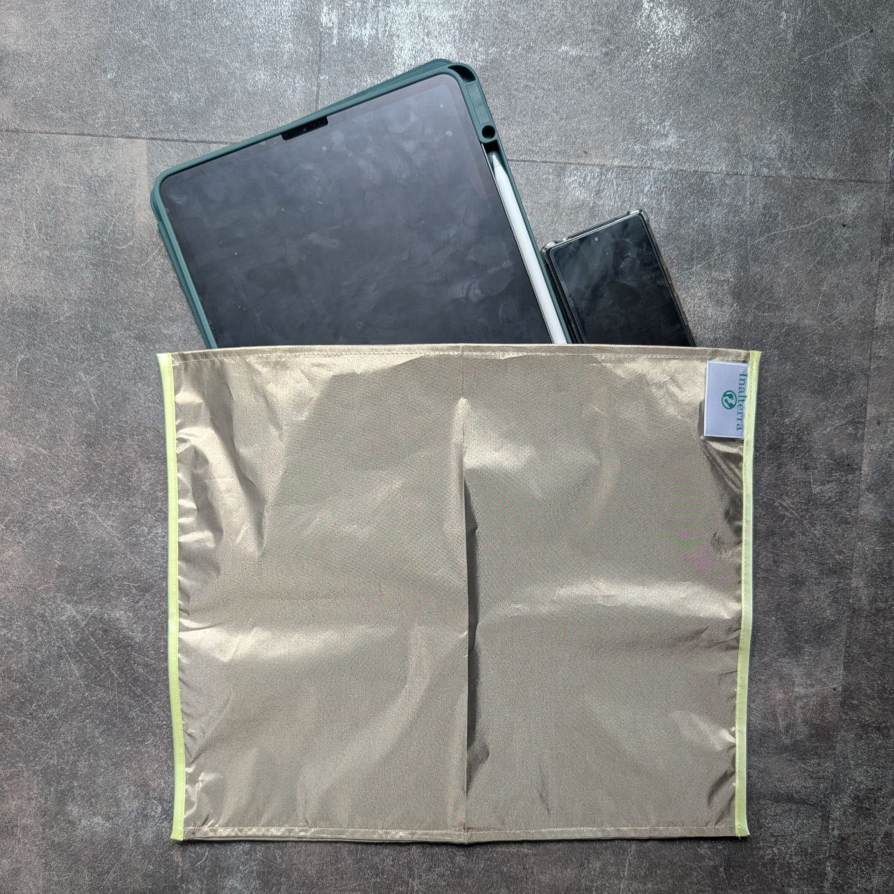 Housse Faraday anti-ondes 35 × 40 cm – Protection totale pour ordinateur, tablette &amp; smartphone